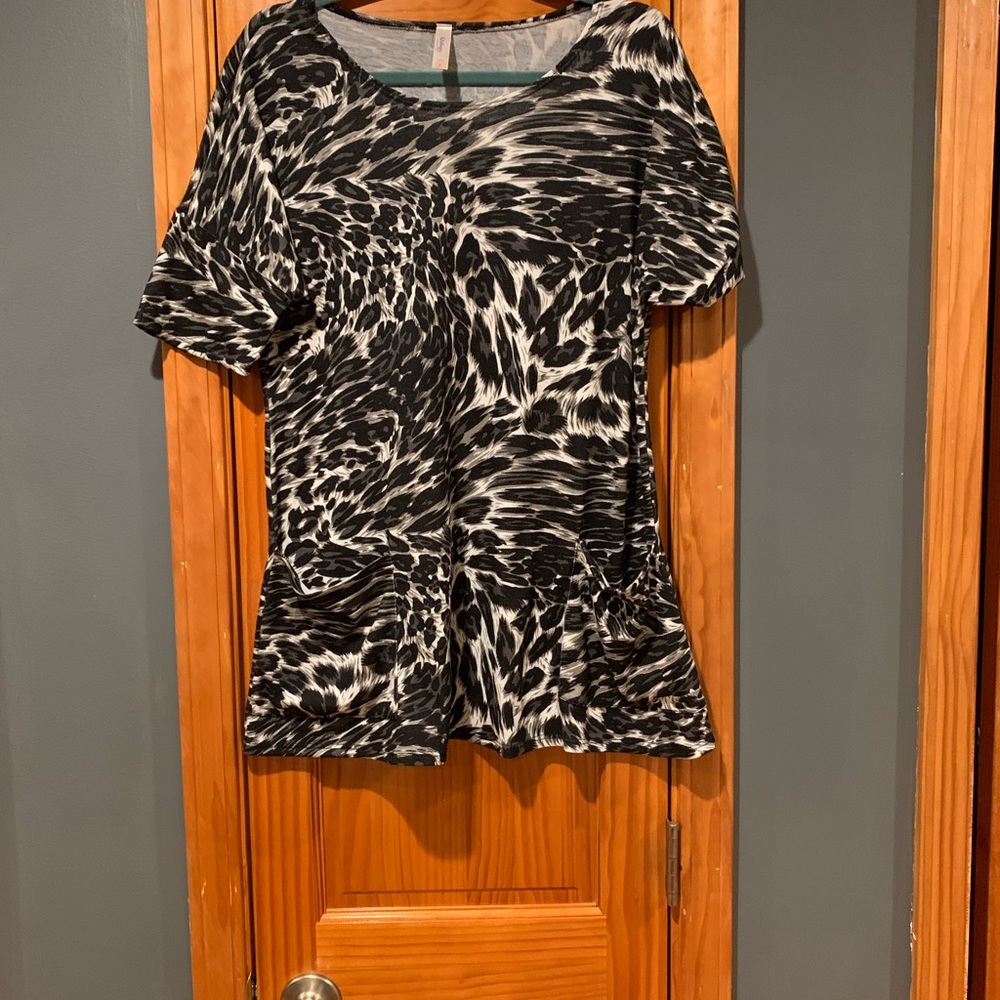 82 Days Leopard Tunic Top S